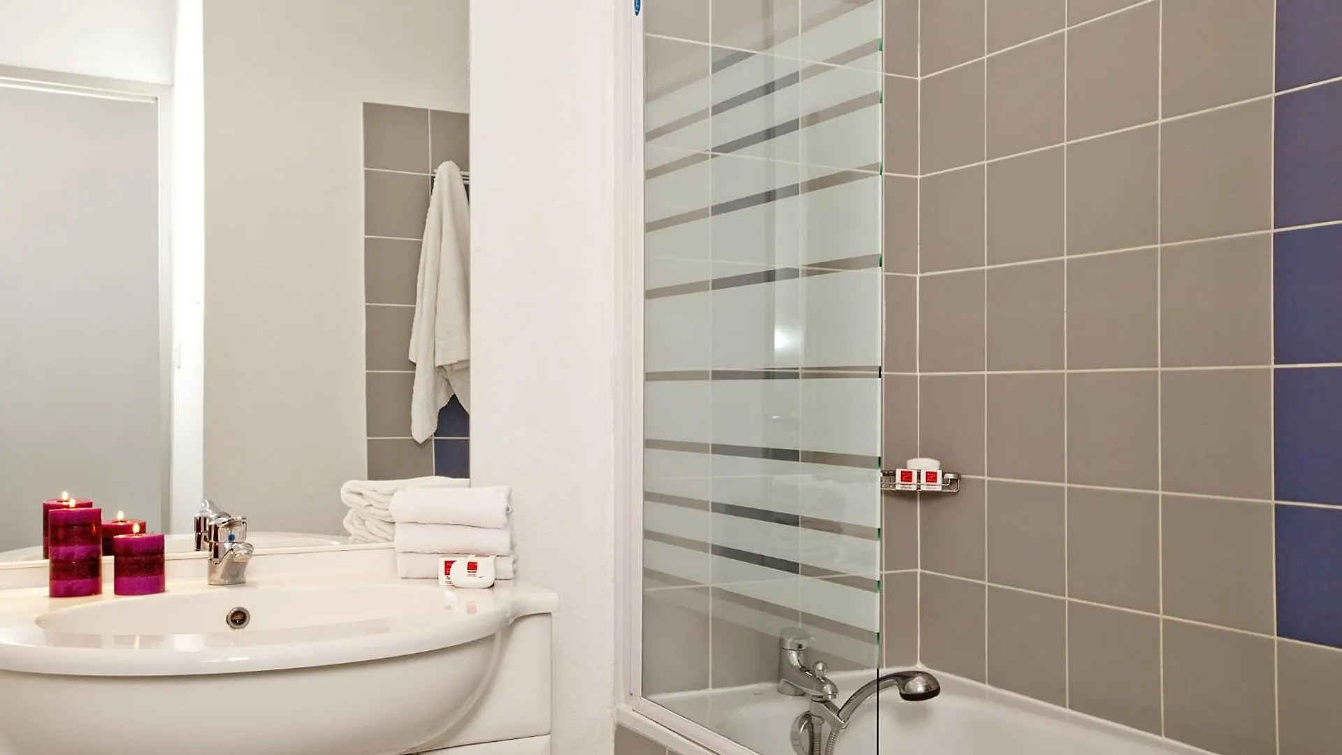 Apparthotel Sejours & Affaires Manosque 2*,  Frankrike