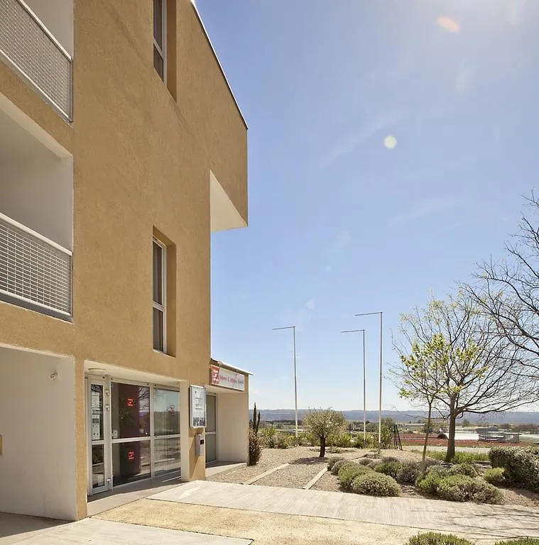 Apparthotel Sejours & Affaires Manosque 2*,